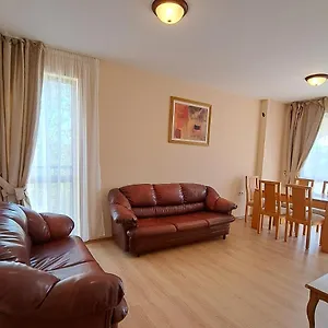 Aparthotel Seasons 3